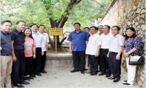 Phó Bí thư Thường trực Tỉnh ủy Đỗ Xuân Tuyên cùng đoàn đại biểu tỉnh viếng các nghĩa trang liệt sỹ tại Điện Biên và Sơn La